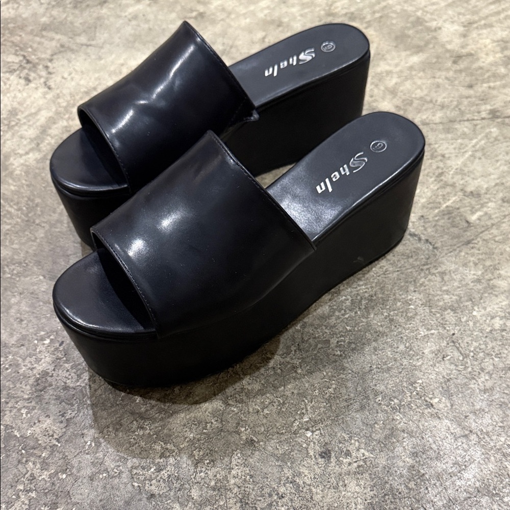 SHEIN Glossy Black Platform Slides
